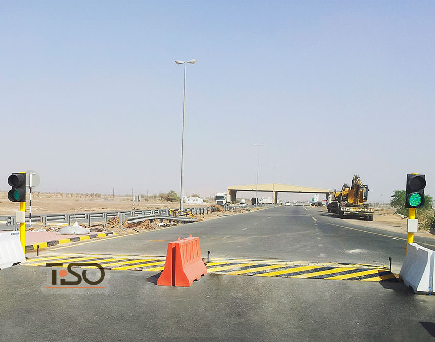 Speedbump, Border checkpoint between United Arab Emirates and Sultanate of Oman